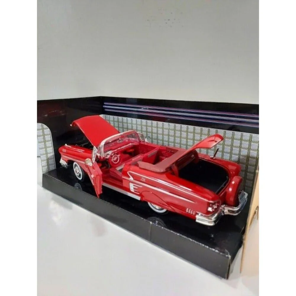 Motormax 1:24 Die Cast 1958 Chevrolet Impala Convertible Red